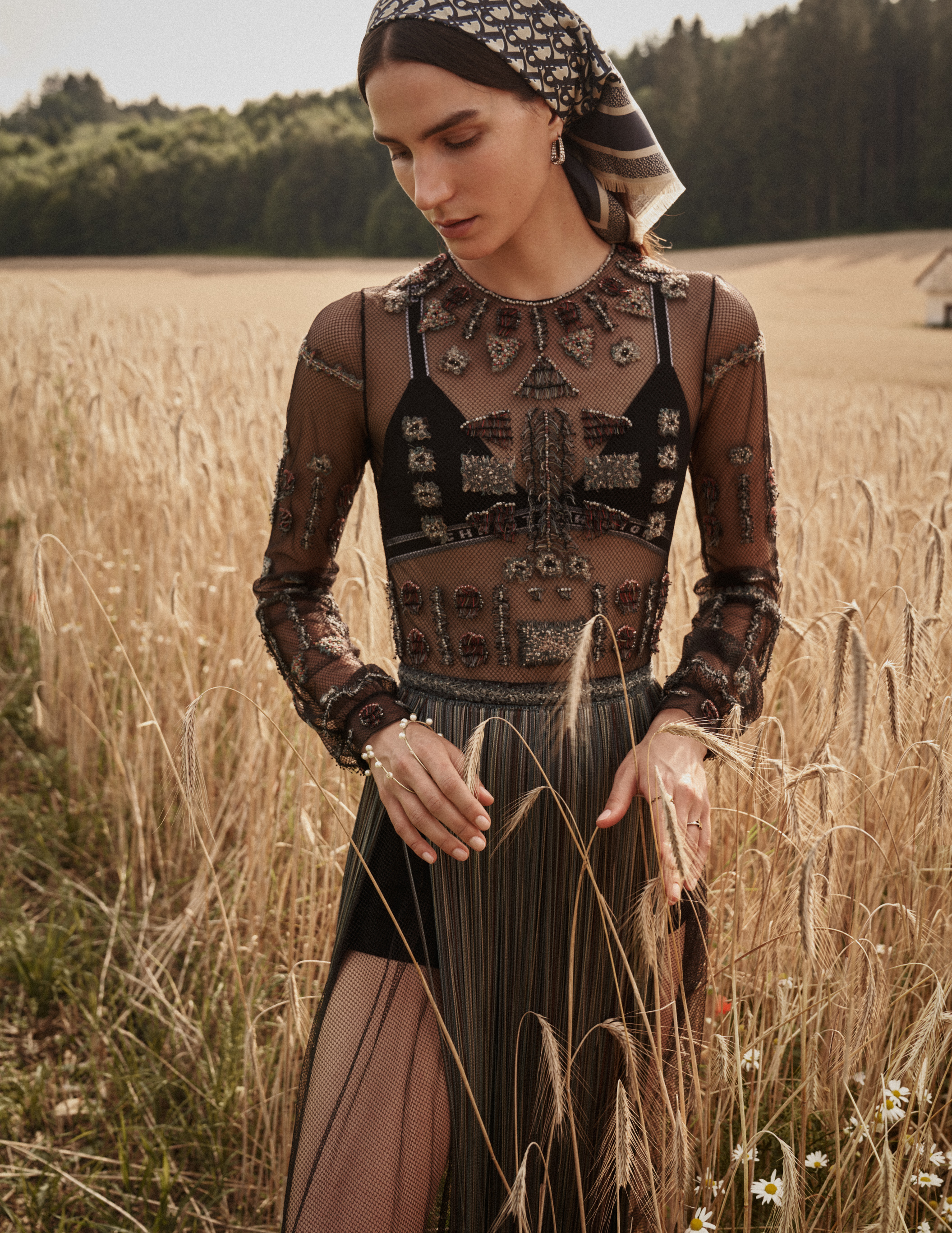2020-07-VOGUE_Arabia-Mijo-look_02-0127-Edited-full_screen
